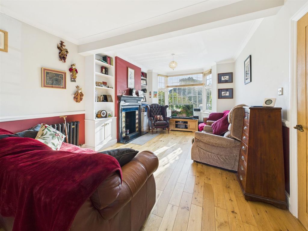 Property photo 3 of 14 Cam05510G0-Pr0109-Still006.Jpg