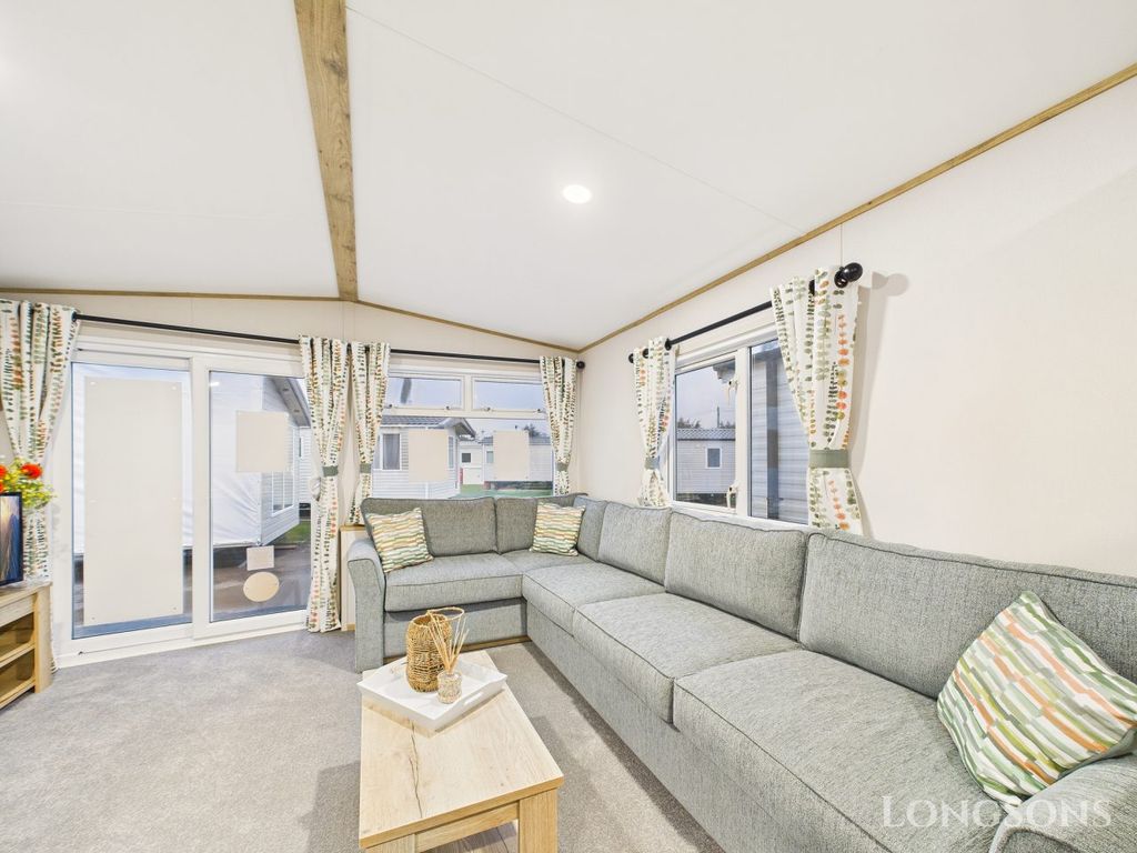 Property photo 3 of 17 Cam02173G0 Pr0328 Still037