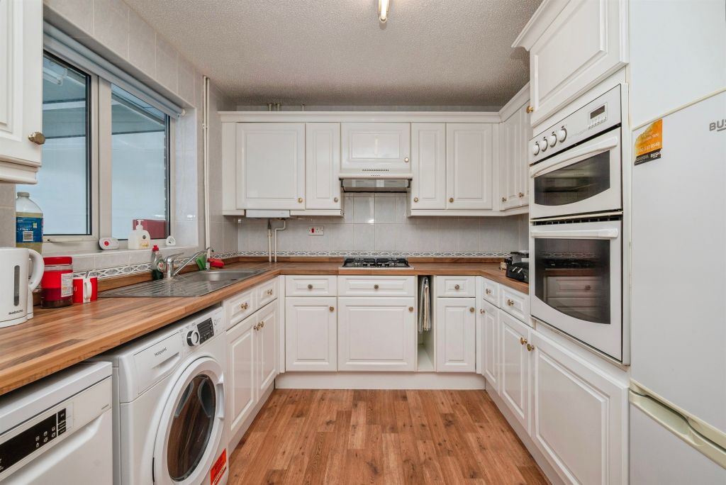 Property photo 2 of 18