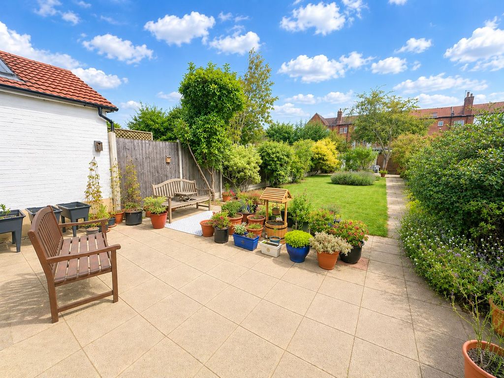 Property photo 3 of 11