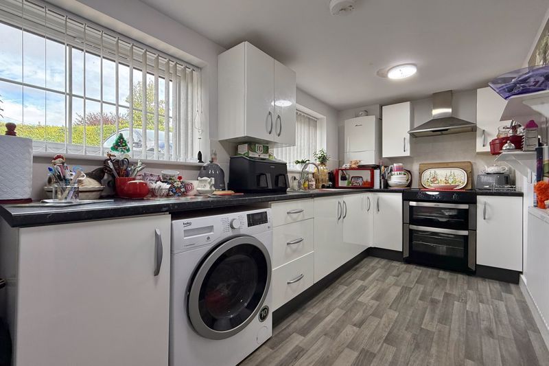 Property photo 3 of 16 14' Kitchen