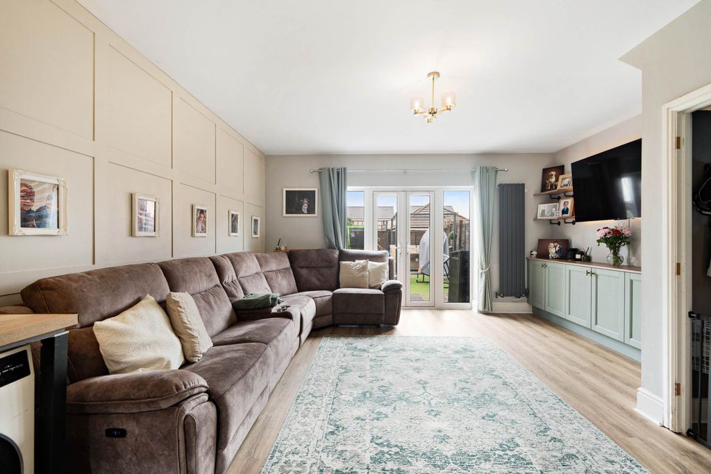 Property photo 2 of 22