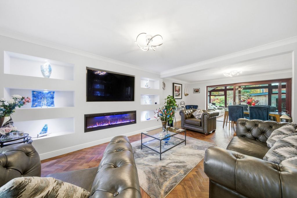 Property photo 2 of 30