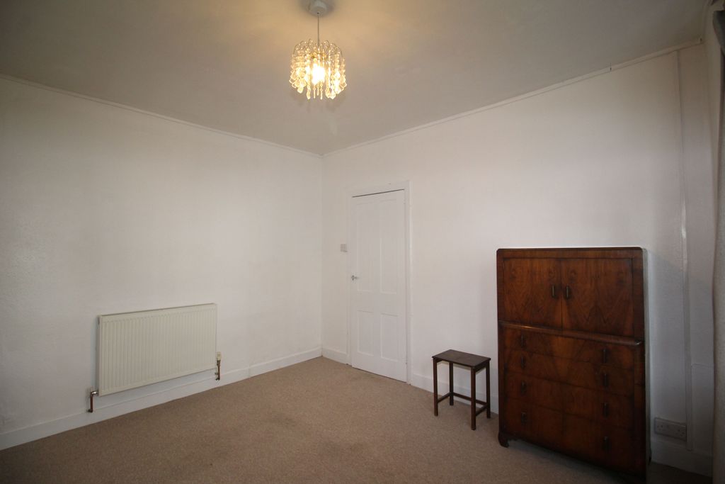 Property photo 2 of 13 Lounge