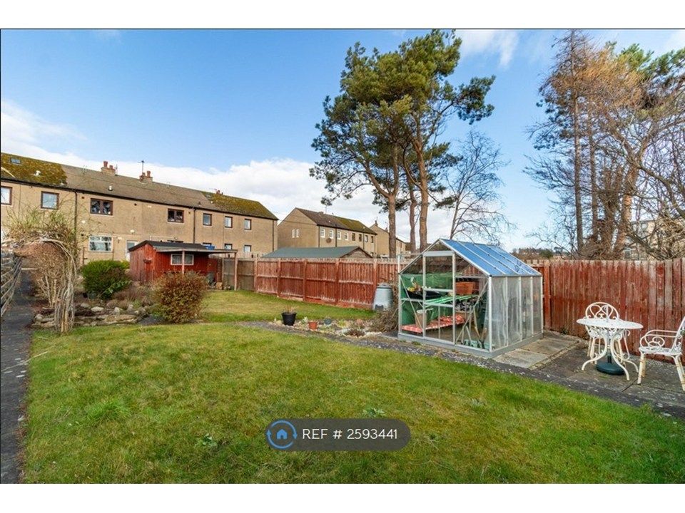 Property photo 2 of 32 Private Rear Garden