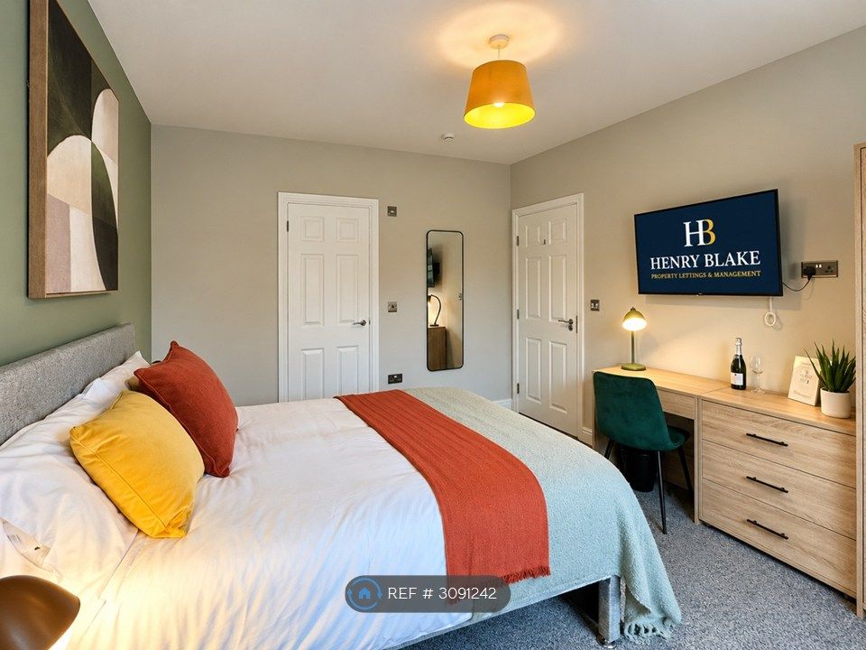 Property photo 3 of 10 Room 4