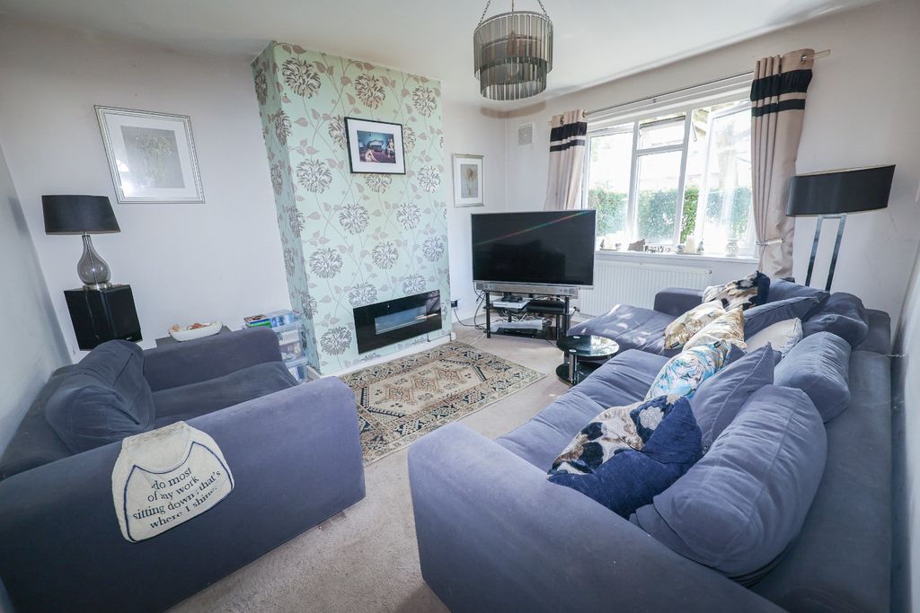 Property photo 2 of 11 4489982