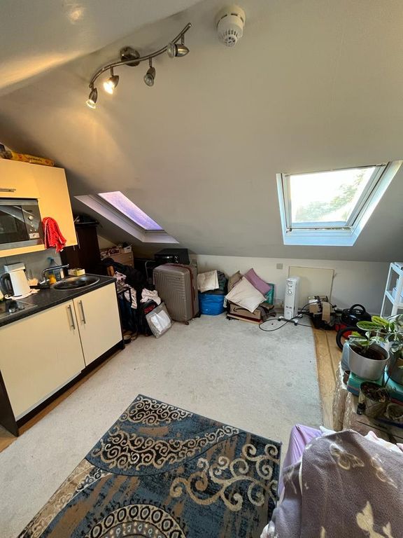 Property photo 3 of 6 998Ed5Bf-75A7-4E24-Bc3E-4490d48Bb0F2.Jpg