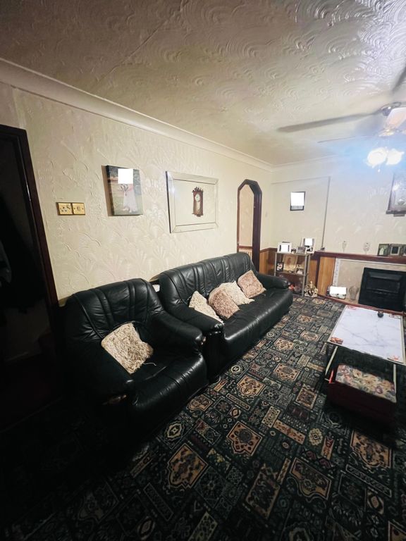 Property photo 2 of 18