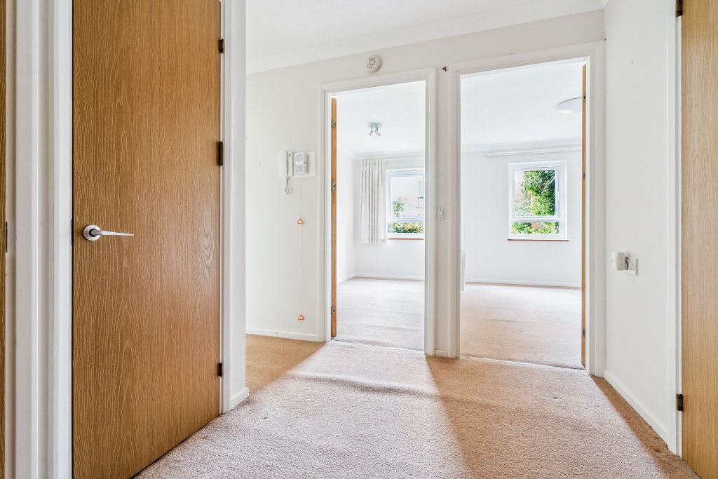 Property photo 2 of 8