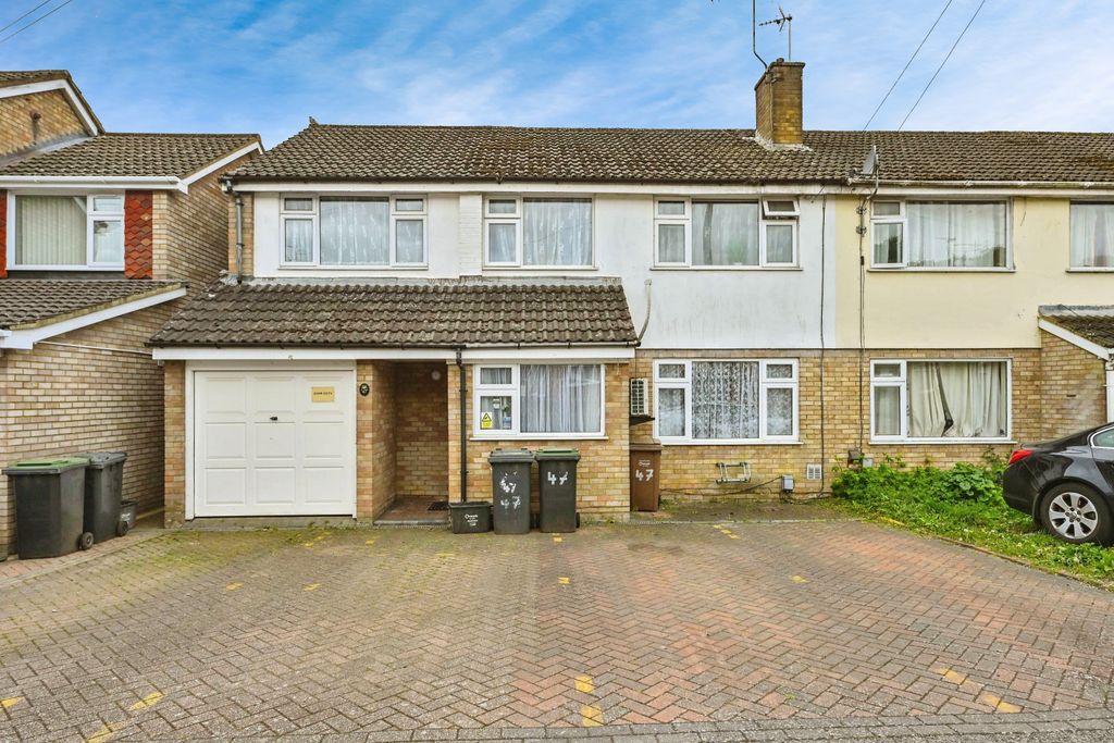 Property photo 1 of 20 Handcross-59