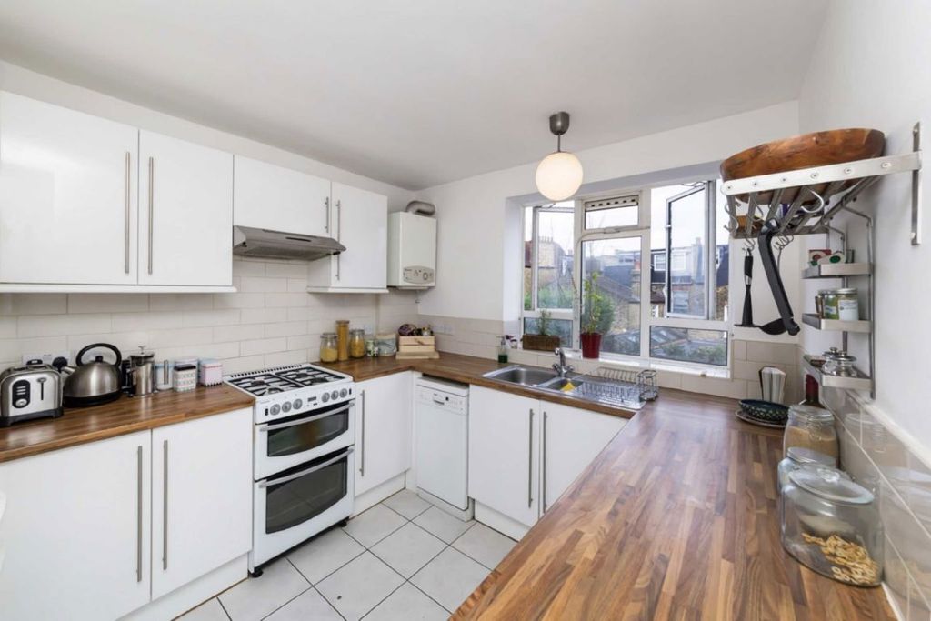 Property photo 2 of 3