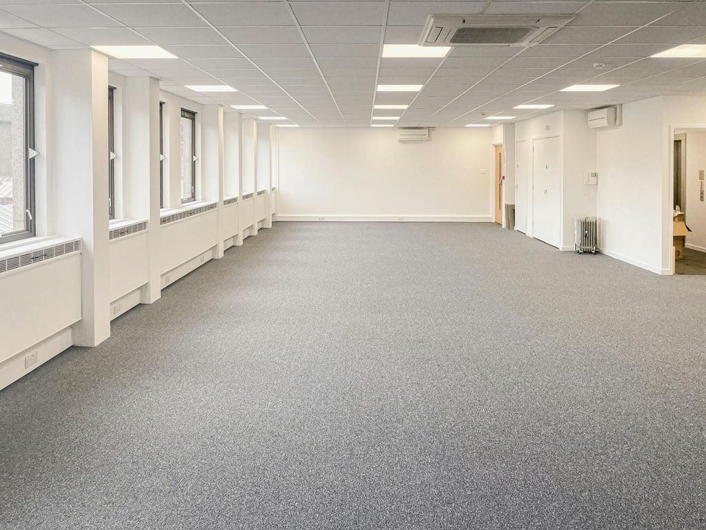 Property photo 3 of 6 1Web2.Jpg