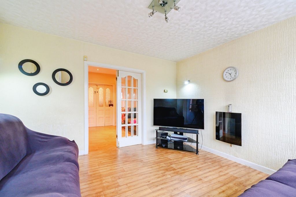 Property photo 3 of 18 Photo