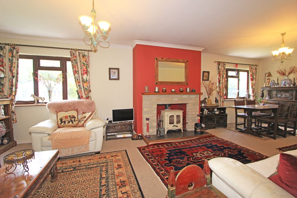 Property photo 3 of 23