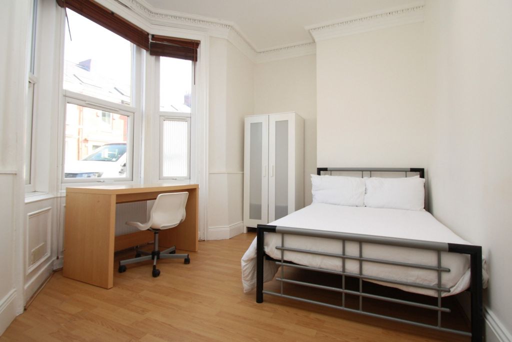 Property photo 3 of 7 3987432