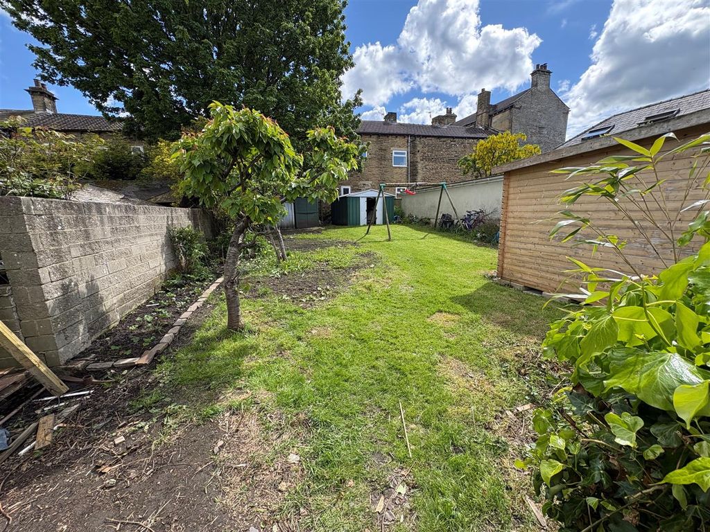 Property photo 3 of 27