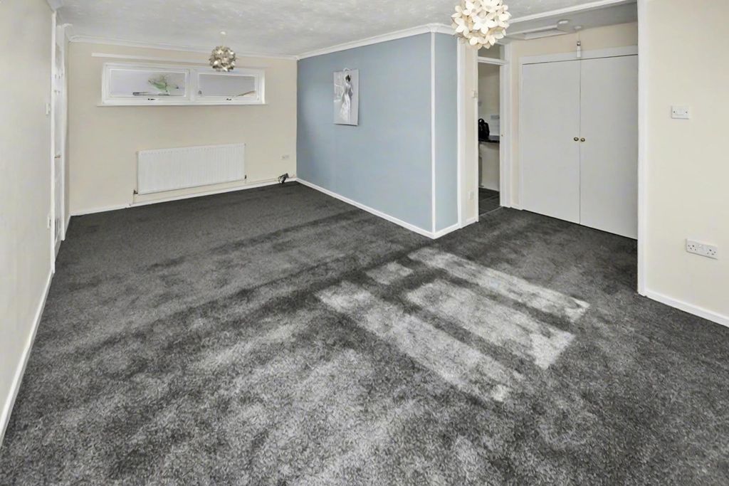 Property photo 3 of 8 4.Jpg