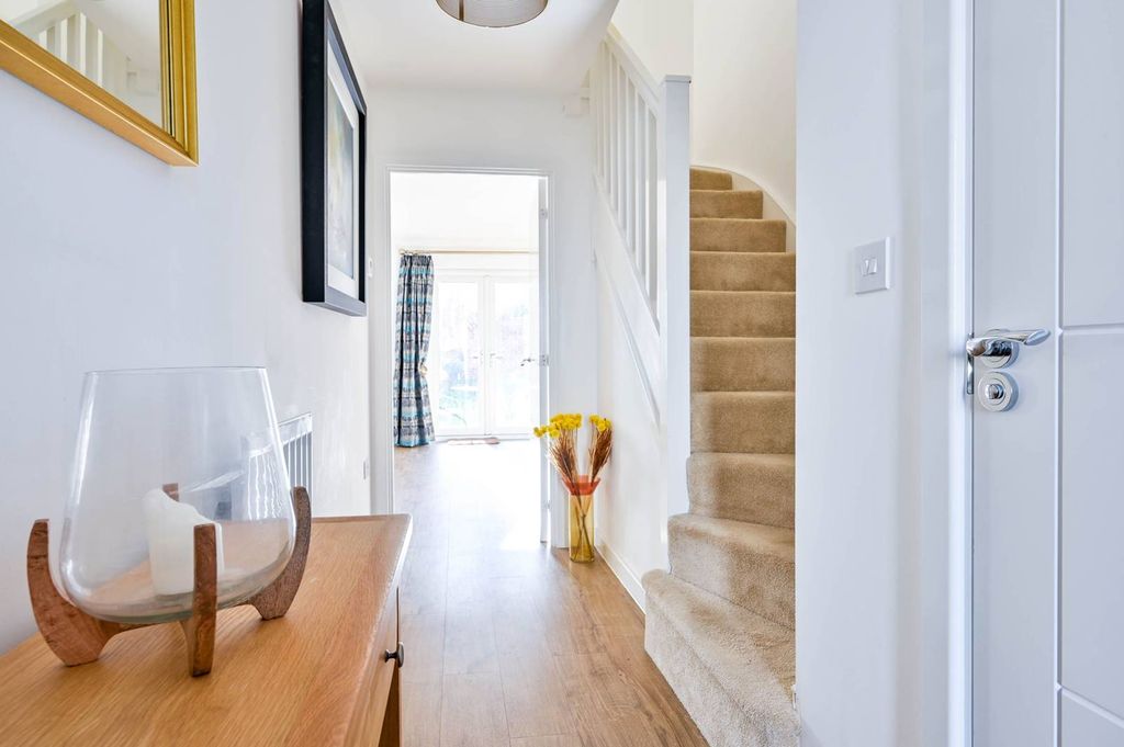 Property photo 3 of 21