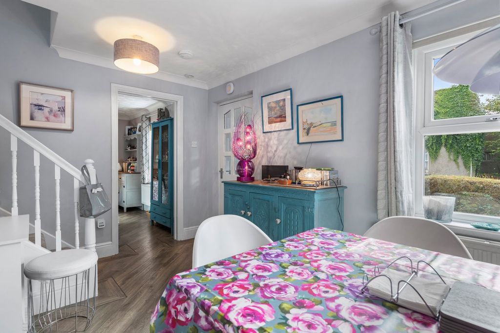 Property photo 3 of 23