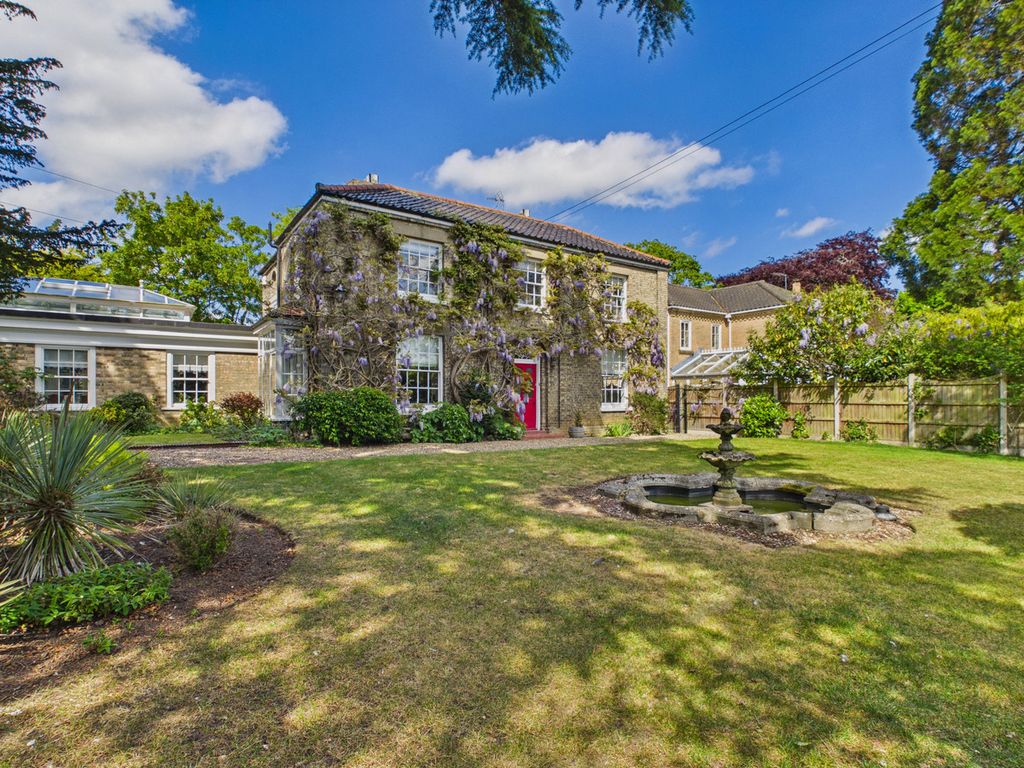 Property photo 1 of 32