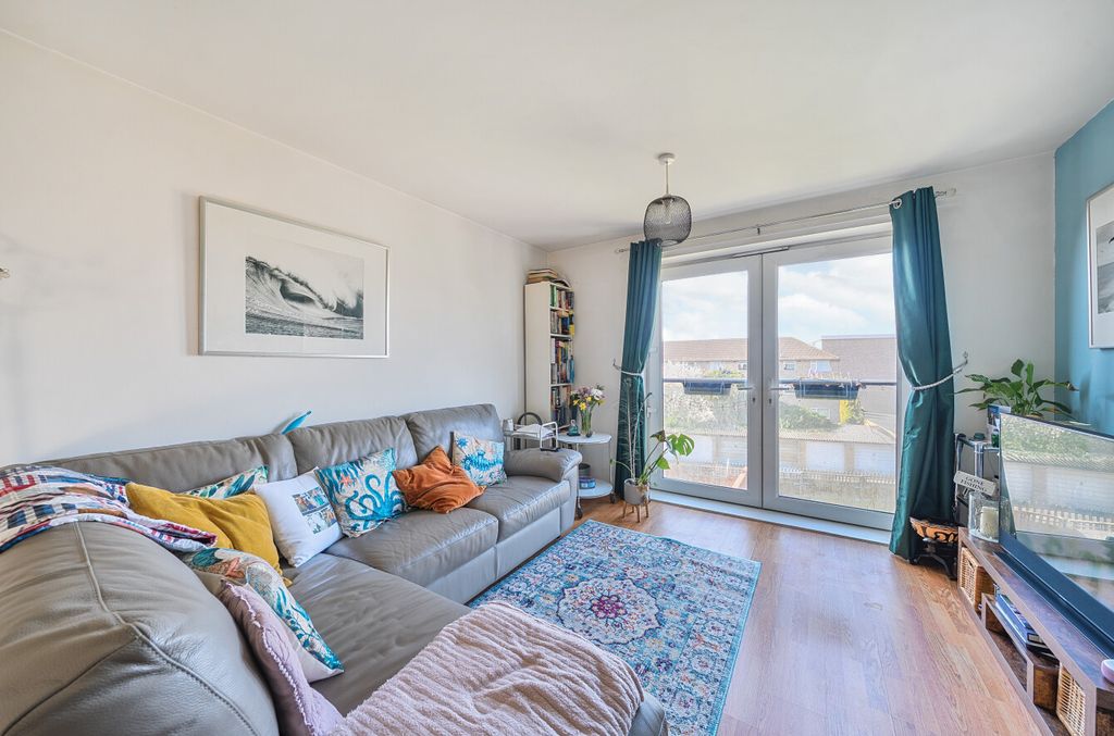 Property photo 2 of 9