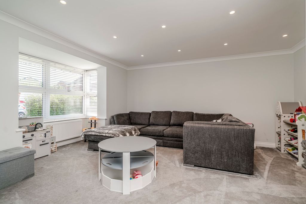 Property photo 3 of 46