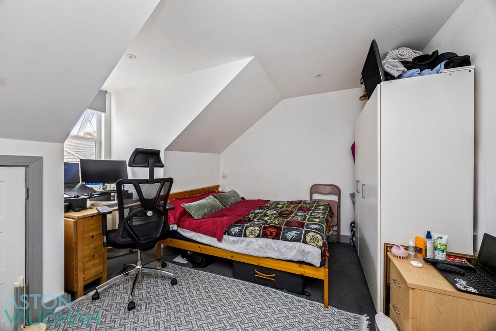 Property photo 2 of 10 5203251