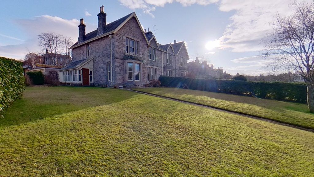 Property photo 2 of 24