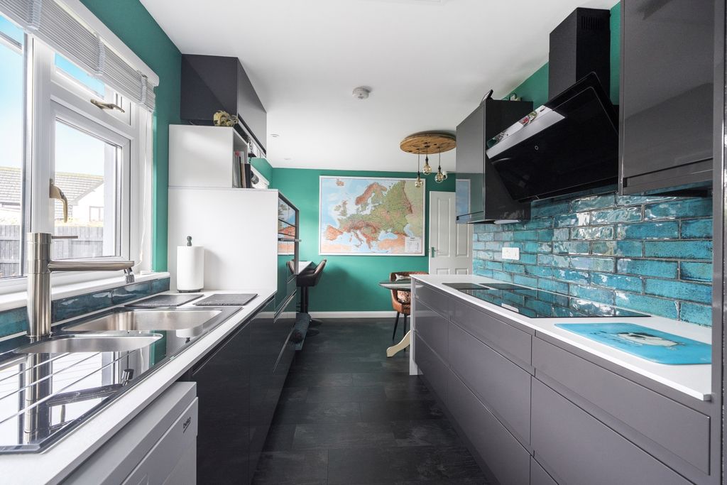 Property photo 2 of 17 1381234-5-6914A9Ff4d2Eb-Arw Copy