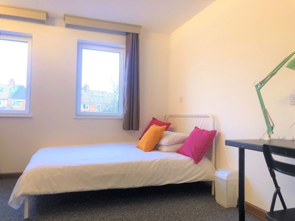 Property photo 1 of 6 Bright And Tidy Single Bedroom Featuring Two Large...