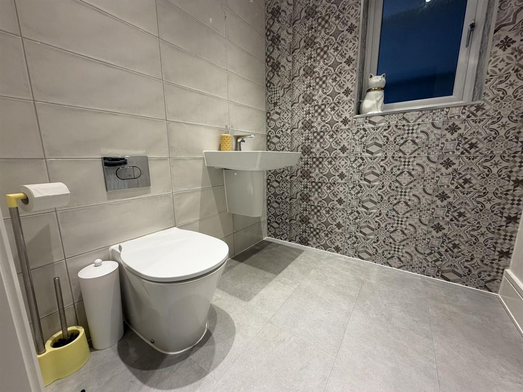 Additional image 17 of 5 bed property for saleButtercup Drive, Daventry NN11