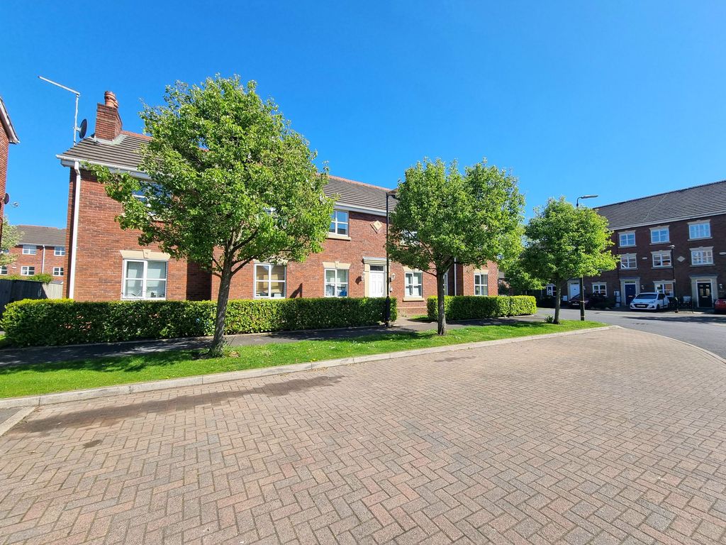 Property photo 3 of 12