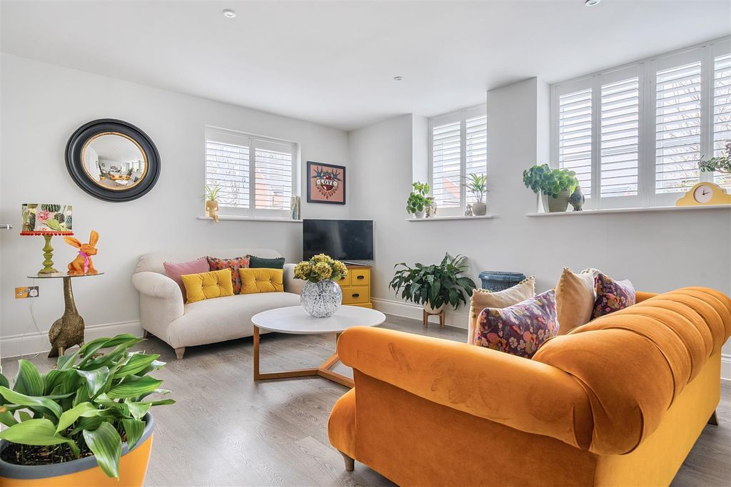 Property photo 2 of 20 1381725-8-691723B6703Eb.Jpg