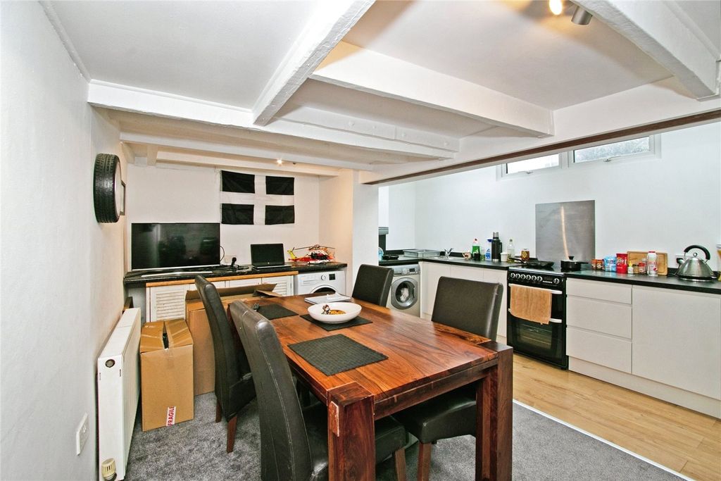 Property photo 3 of 10 Dining Kitchen