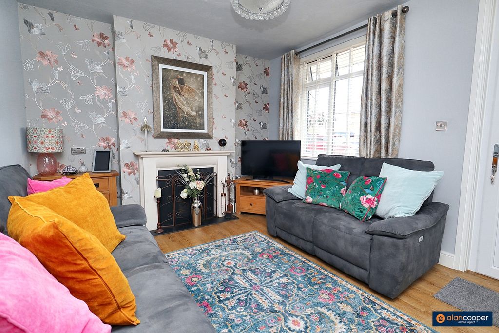 Property photo 2 of 24 3478663