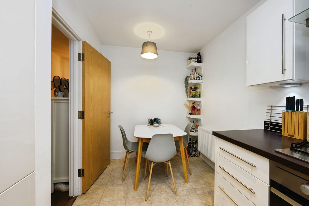 Property photo 2 of 19 Pbox-Img.Jpg