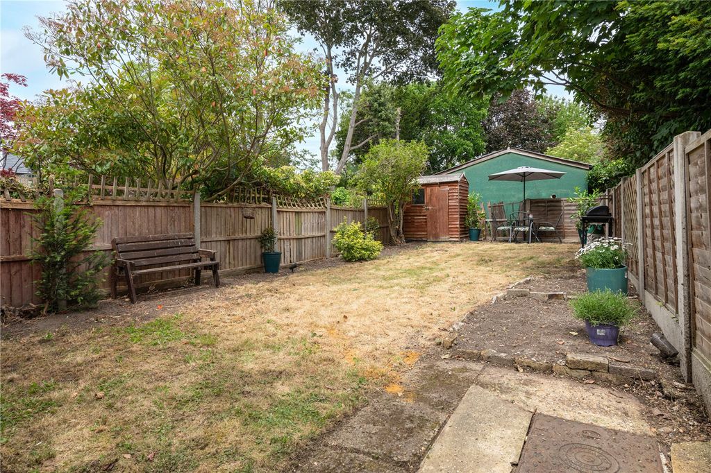 Property photo 2 of 17 Garden