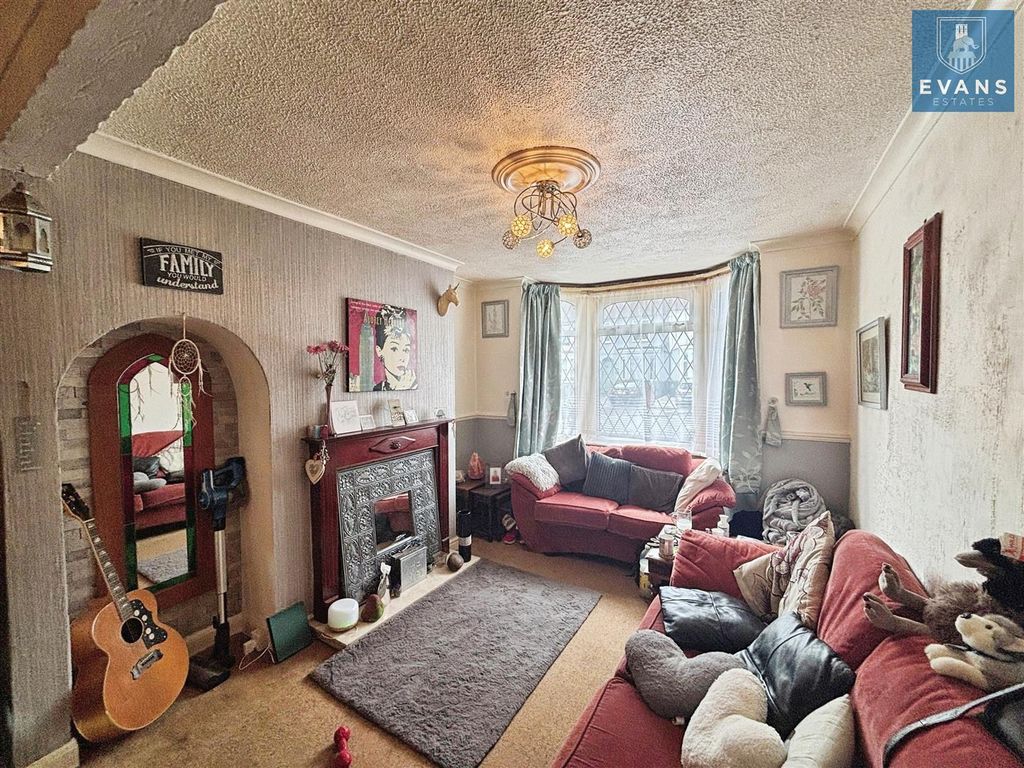 Property photo 2 of 12 Living Room