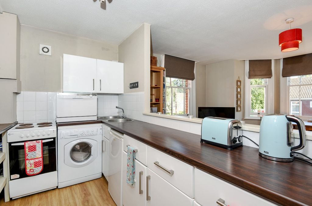 Property photo 2 of 5 Kitchen