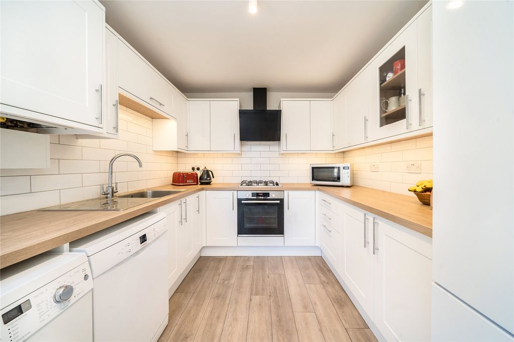 Property photo 2 of 14 Kitchen