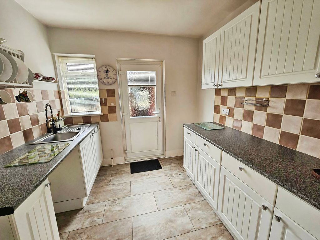 Property photo 3 of 10 Photo 7