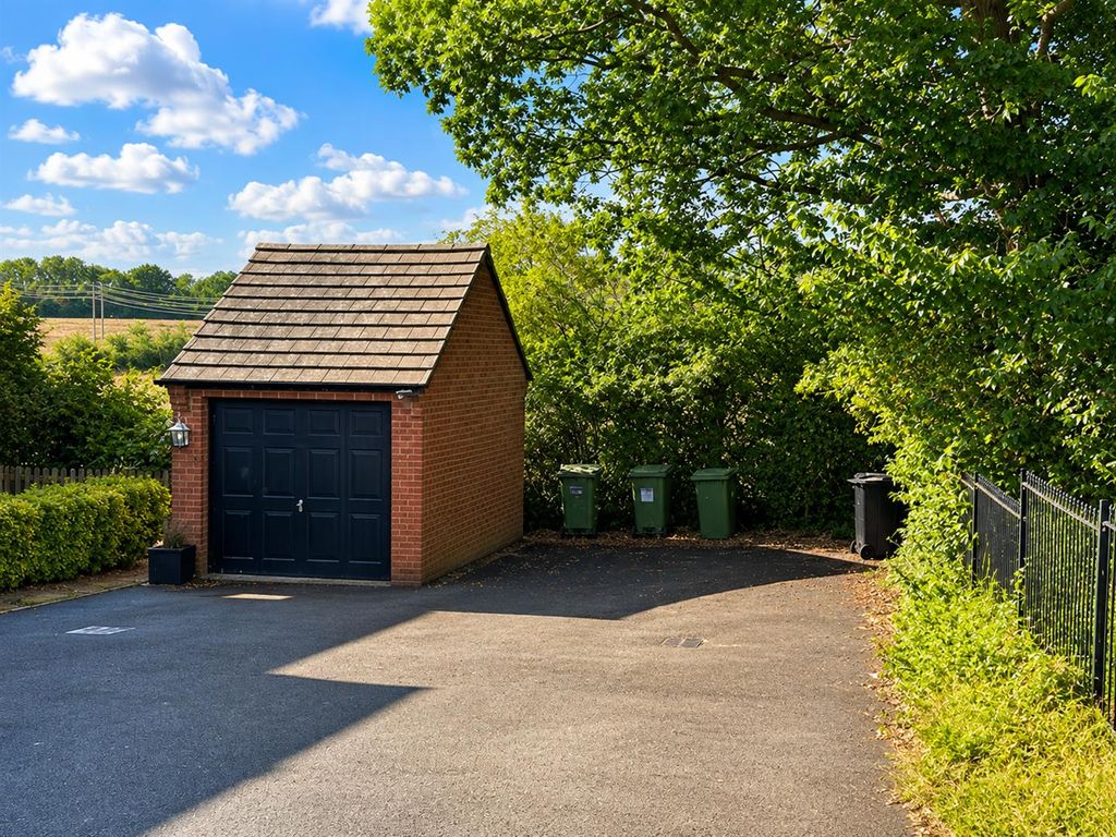 Property photo 2 of 4 26 Thwaite Parking.Png
