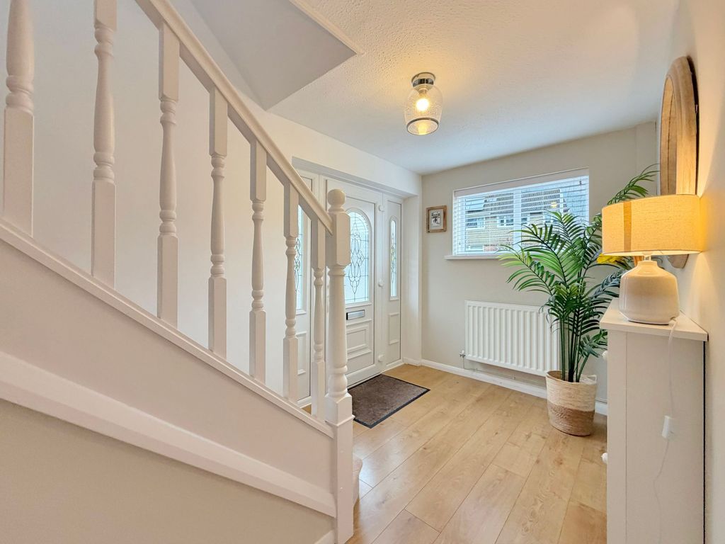 Property photo 3 of 32