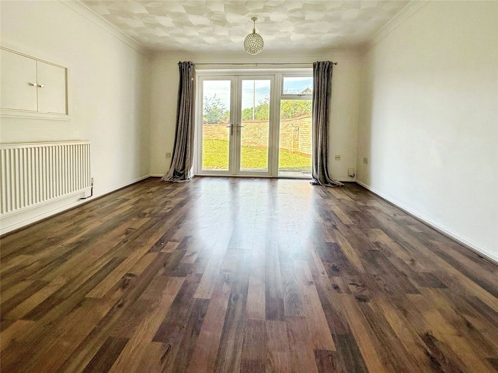 Property photo 2 of 11 Picture No. 12