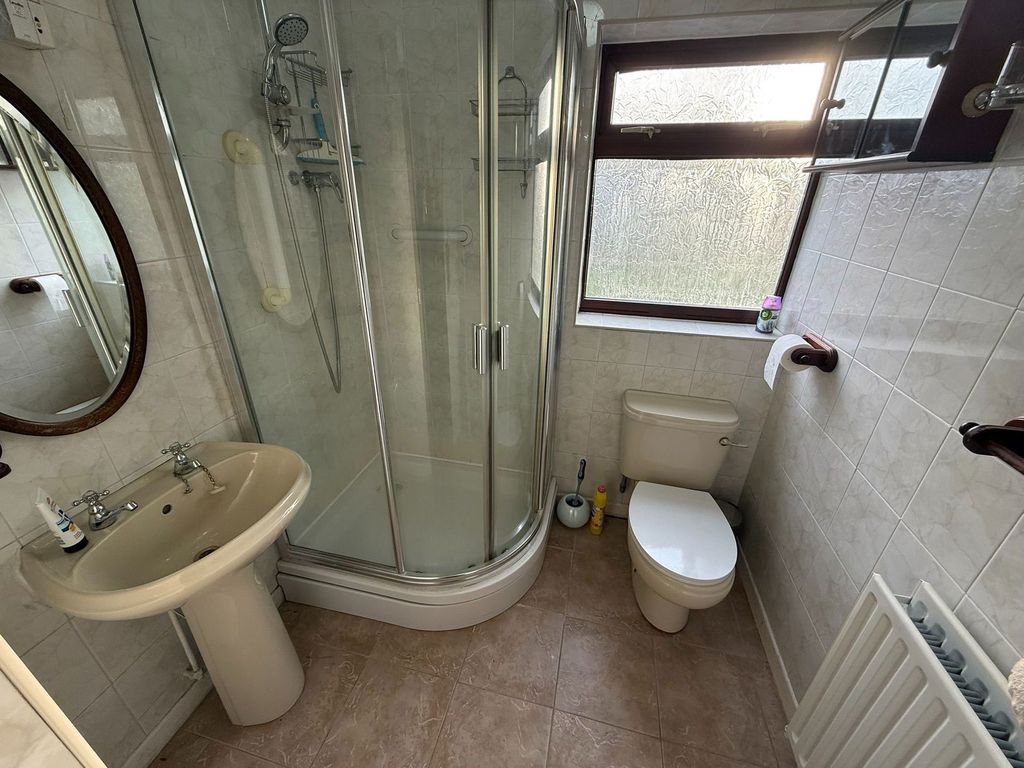 Property photo 3 of 34