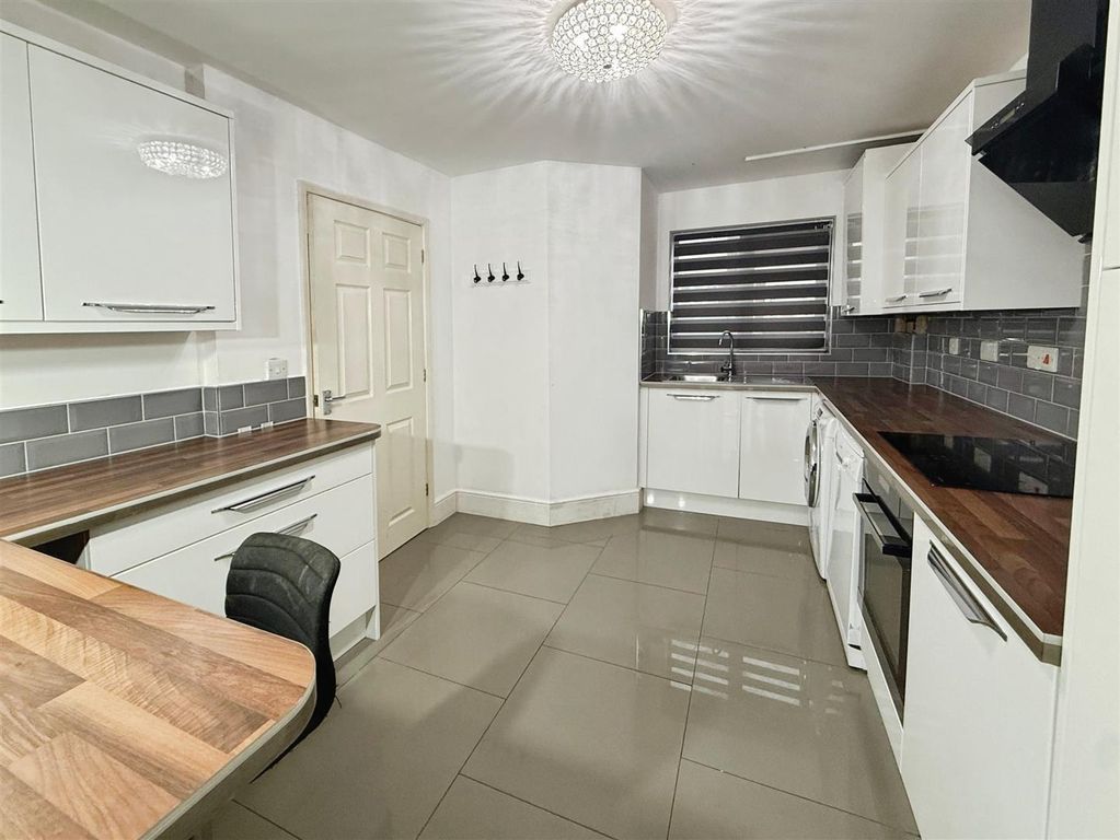 Property photo 2 of 11 4Af85Fdb-Image00011.Jpeg