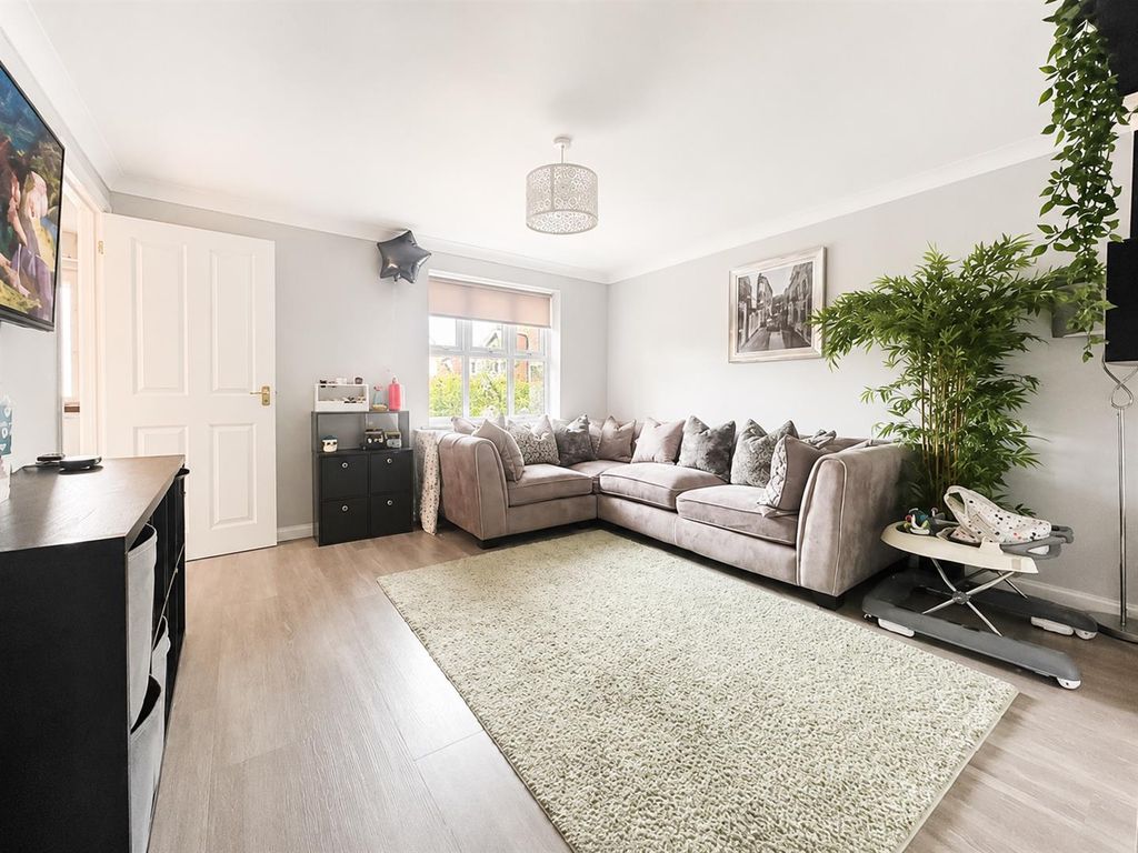 Property photo 2 of 11 A10d42c6-6F03-46Ed-B454-Ccdbc89Adcf6.Png