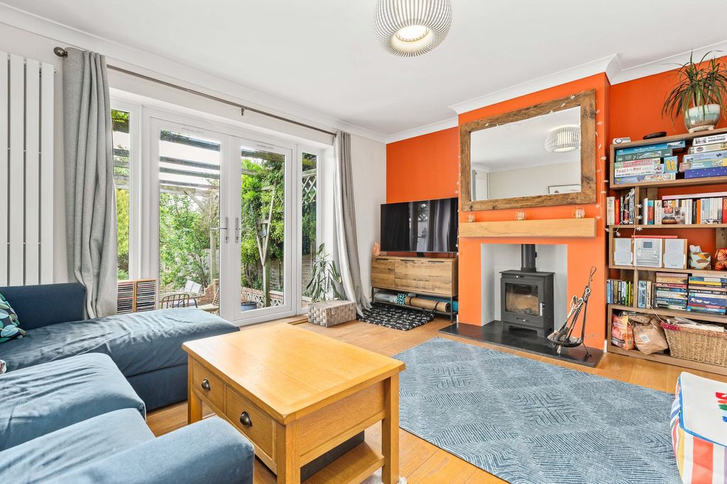 Property photo 3 of 18