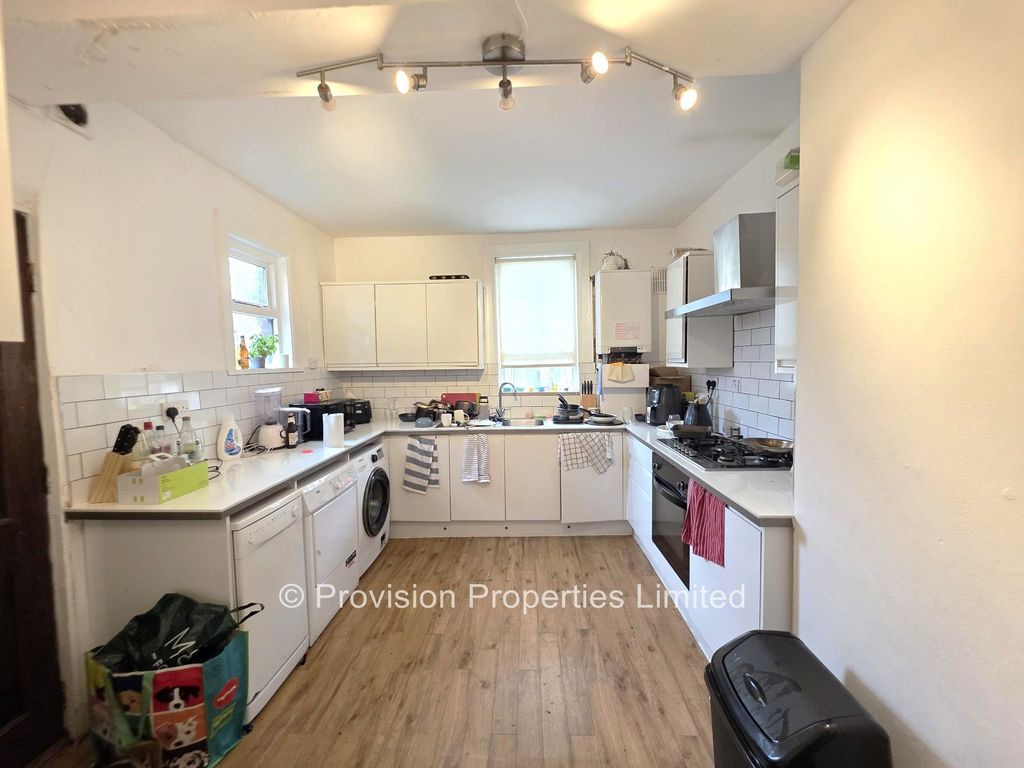 Property photo 2 of 13 Photo